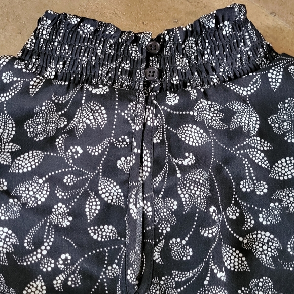 🌟 NWT MELLODAY Black/White Floral Blouse MockNeck Big Shoulders PuffSleeve Sz L - Picture 5 of 11